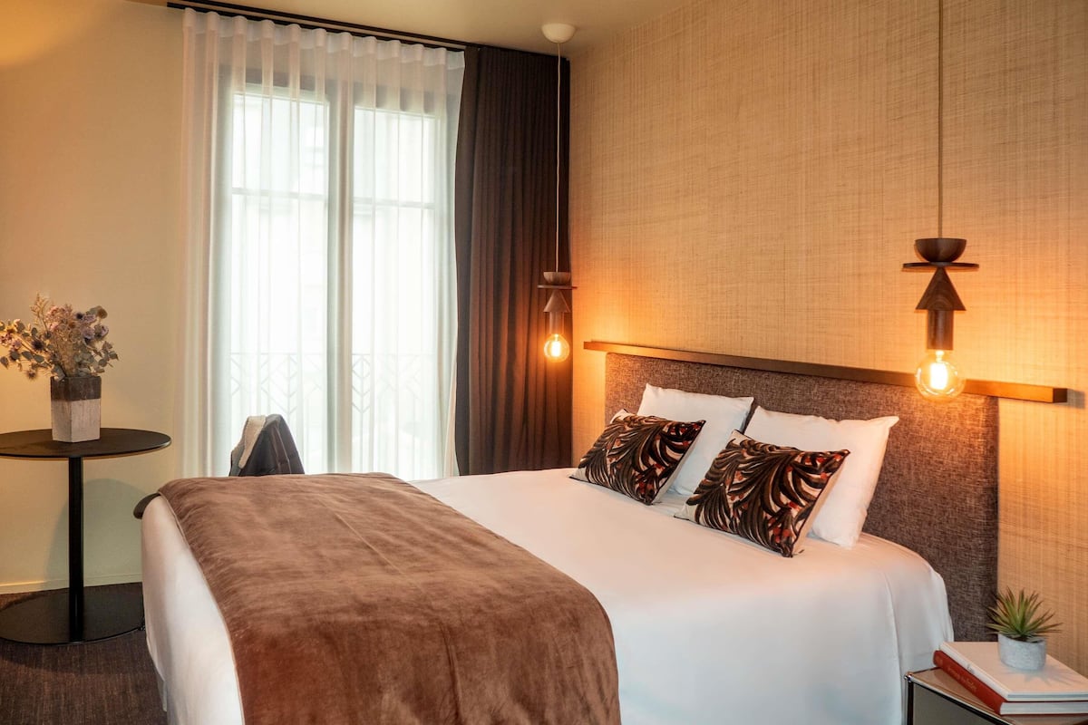 Classic Room, 1 Double Bed, Partial Sea View