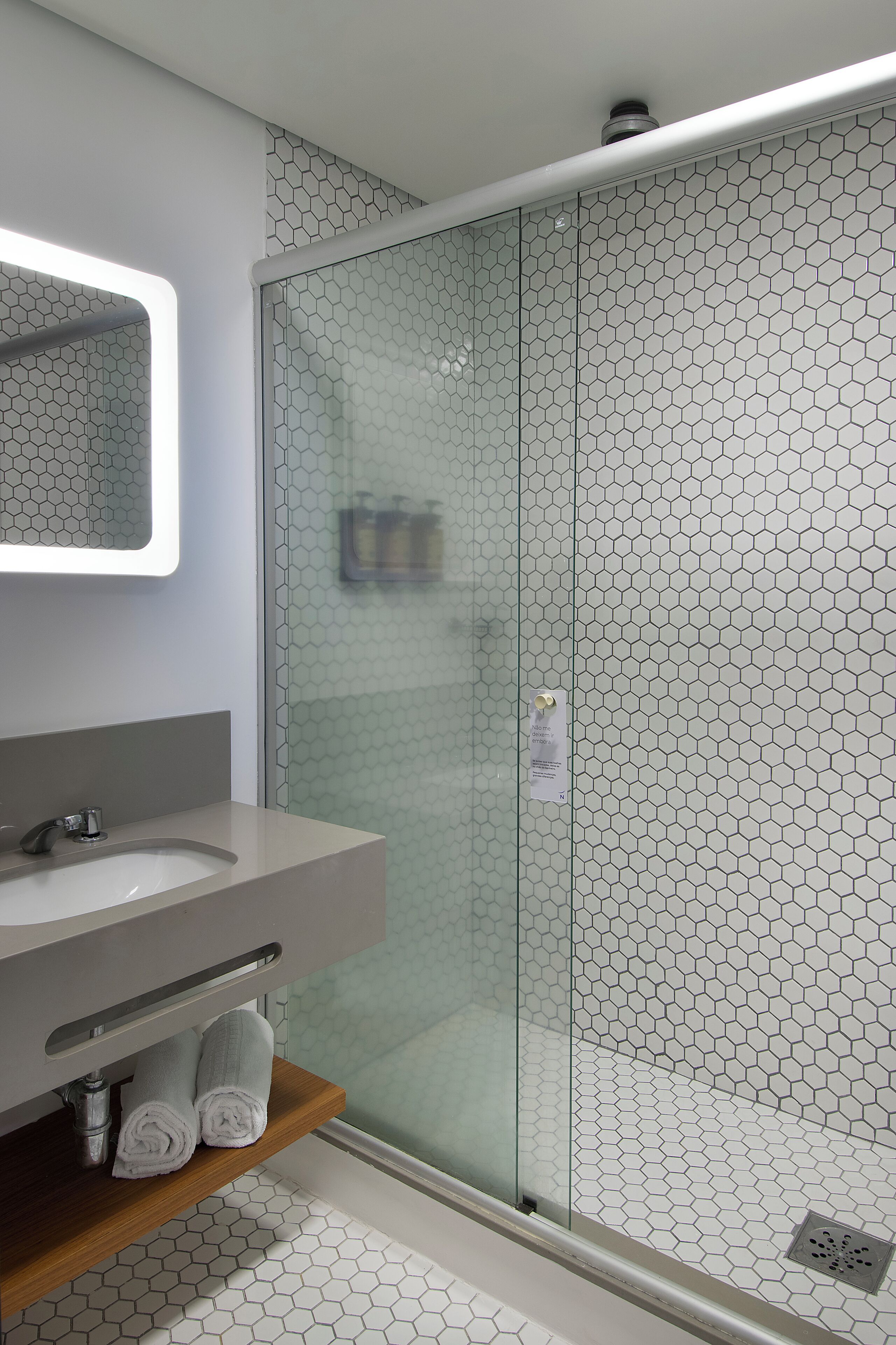 Superior Room, 1 Double Bed | Bathroom | Shower, eco-friendly toiletries, hair dryer, towels