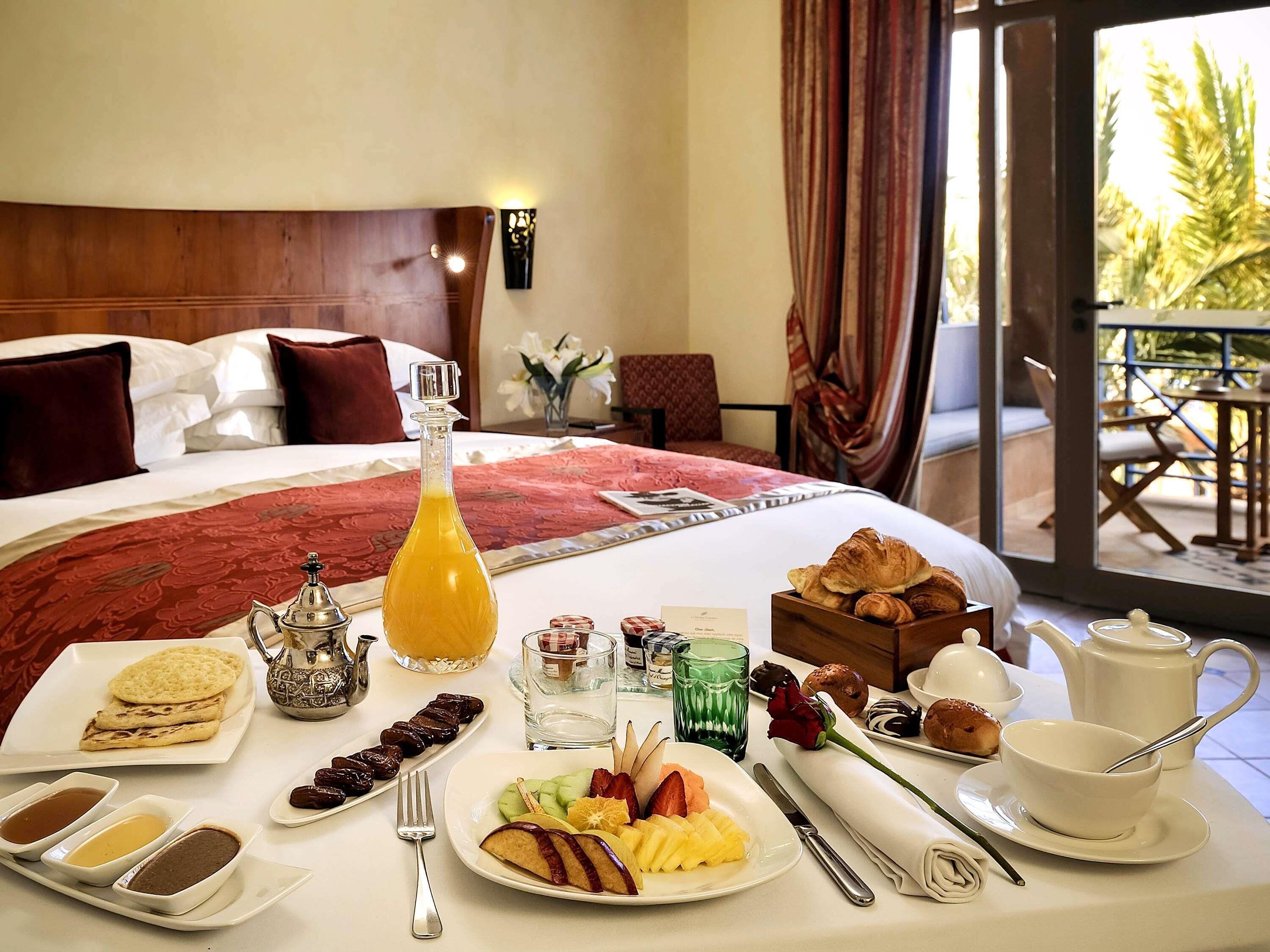 Pillowtop-bedden, een minibar, een kluis op de kamer