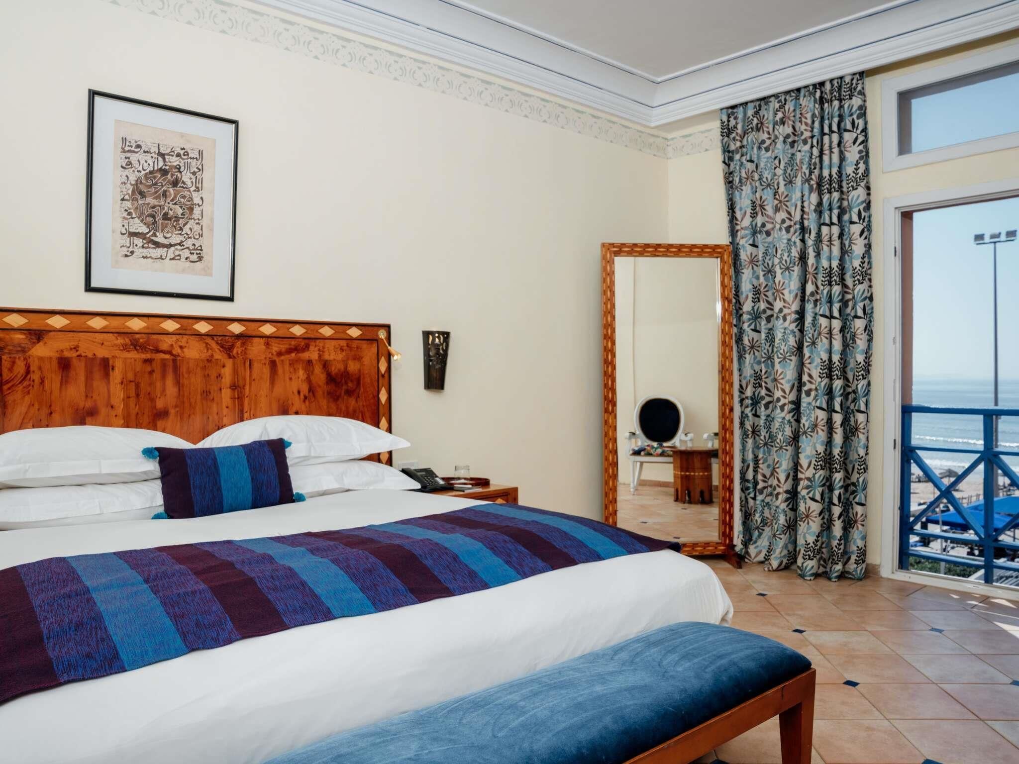Phòng Superior, 1 giường cỡ king, quang cảnh biển | Nệm có lớp đệm bông, minibar, két bảo mật tại phòng, màn/rèm cản sáng 