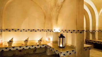 Espace de soins pour les couples, hammam, soins corporels, bains de boue