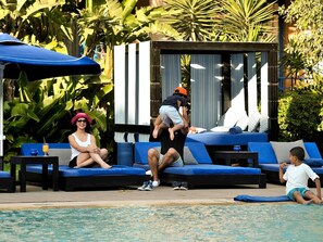 Outdoor pool, pool umbrellas - Le Médina Essaouira Thalassa Sea & Spa - MGallery Collection (Essaouira)