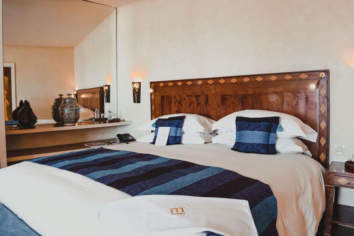 Executive Suite, 1 King Bed, Sea View