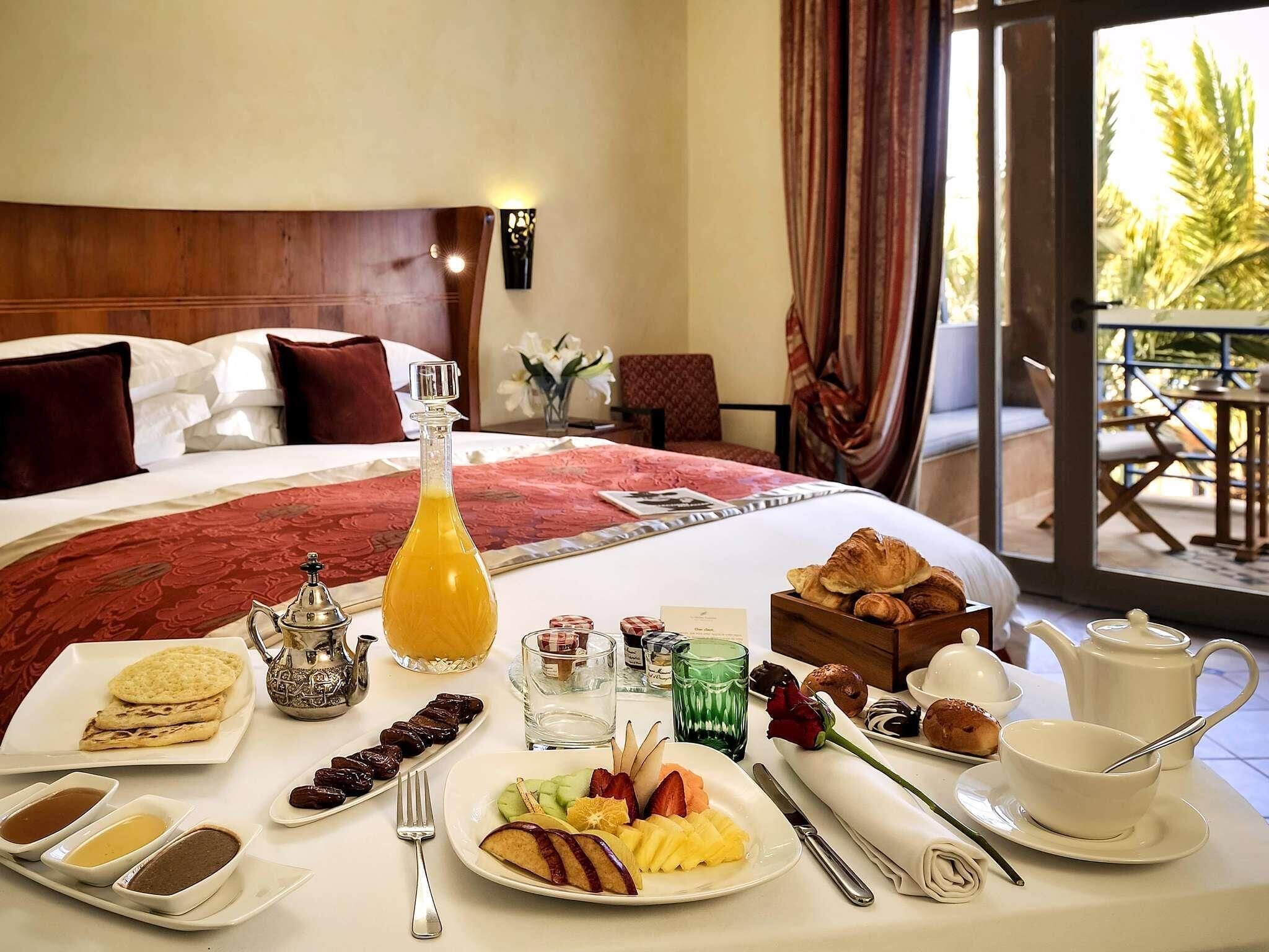 Pillowtop beds, minibar, in-room safe, blackout drapes
