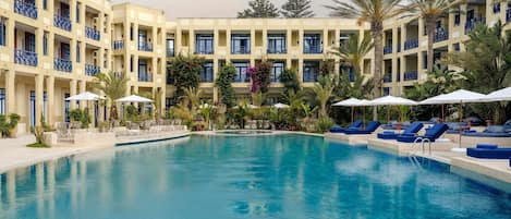 Outdoor pool, pool umbrellas