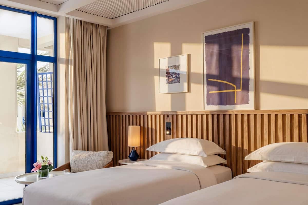 Pillowtop beds, minibar, in-room safe, blackout drapes