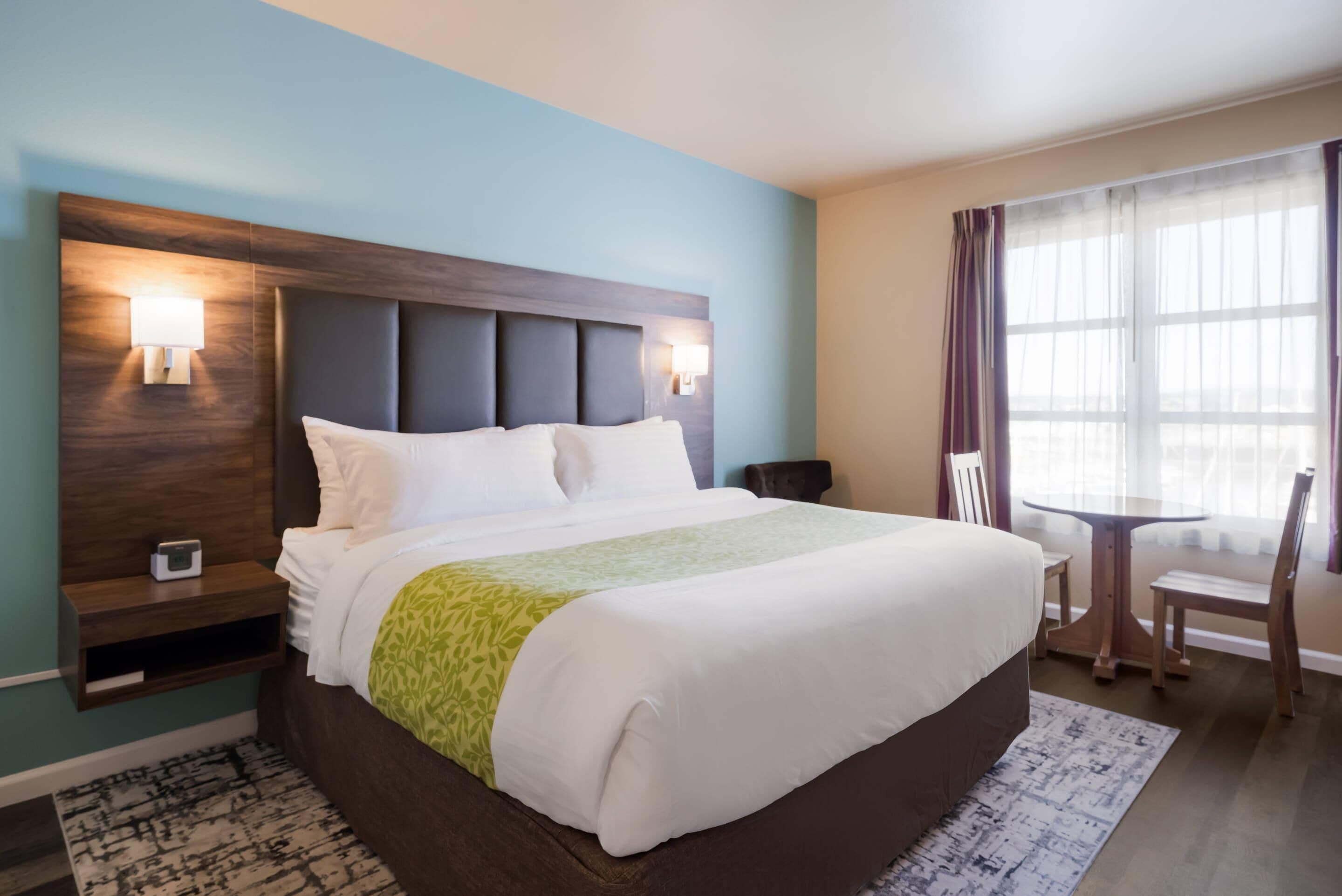 Room | Hypo-allergenic bedding, down comforters, pillowtop beds