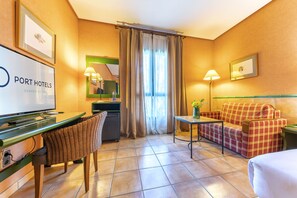 Minibar, in-room safe, soundproofing, free WiFi