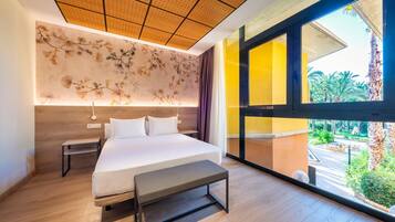 Minibar, in-room safe, soundproofing, free WiFi