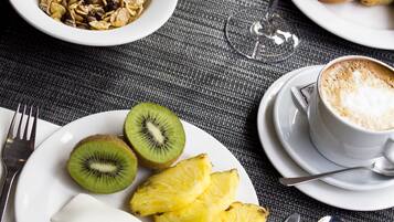 Daily buffet breakfast for a fee