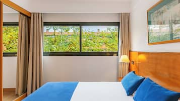 Premium bedding, minibar, in-room safe, desk
