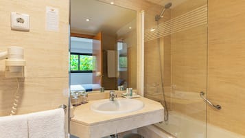 Classic Double Room | Premium bedding, minibar, in-room safe, desk
