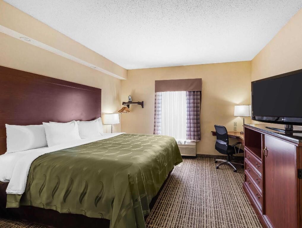 Pillowtop beds, desk, laptop workspace, iron/ironing board