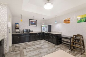 Desayuno completo incluido todos los días 