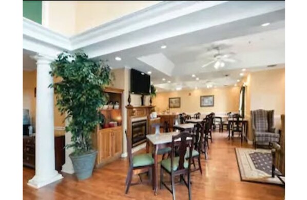 Dining - Motel 6 Shreveport, LA (Shreveport)