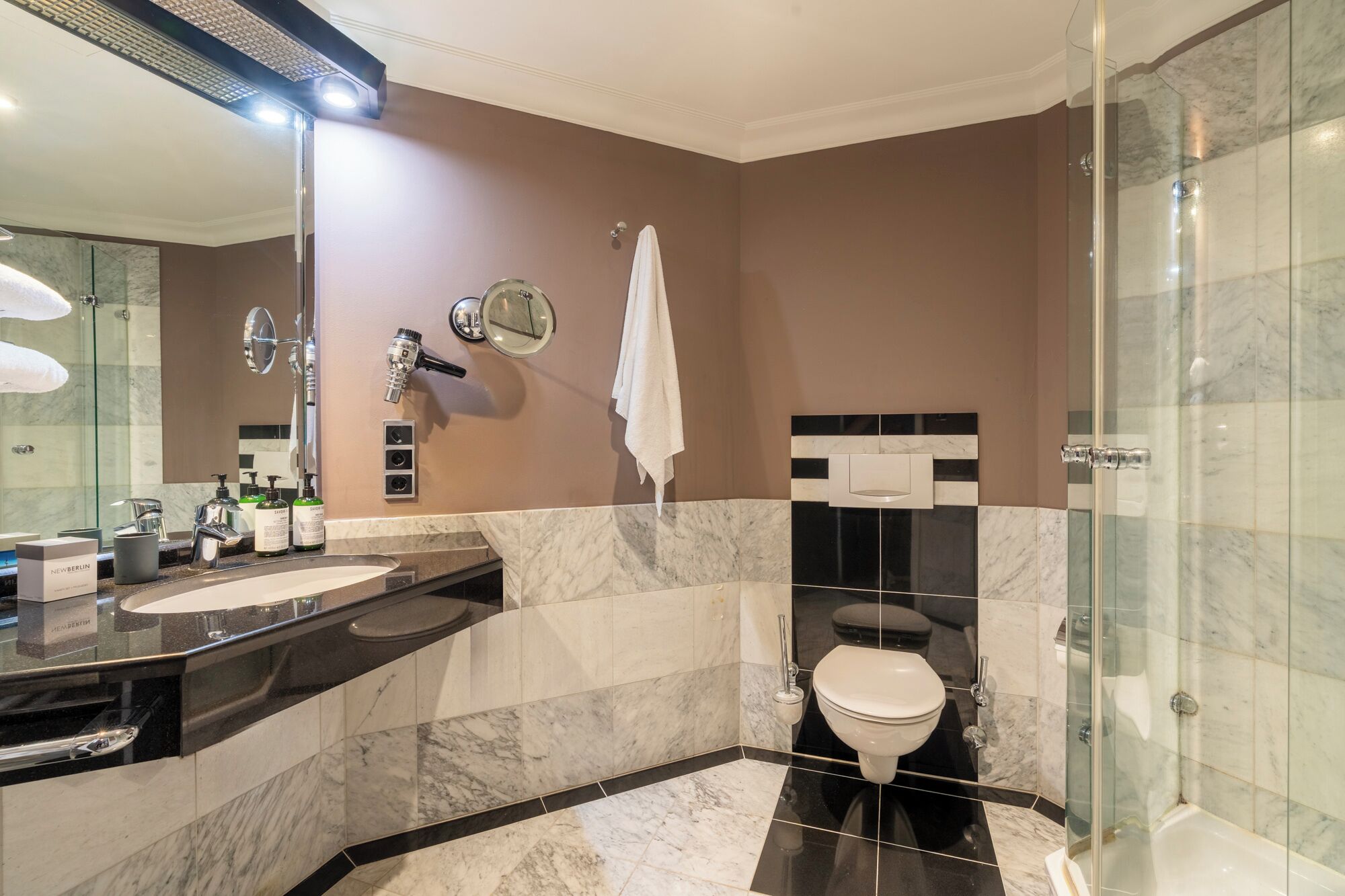 design double room | bathroom shower