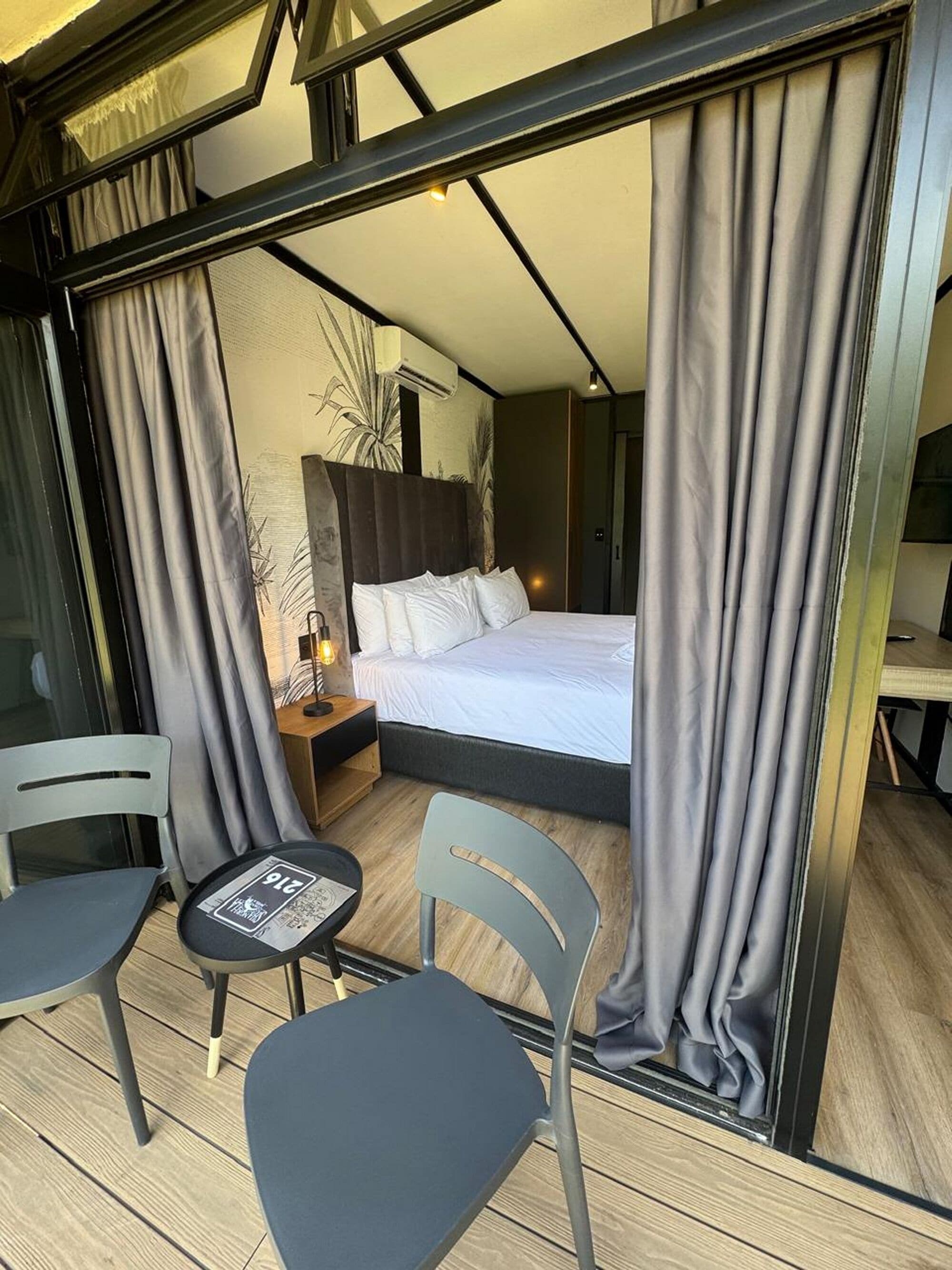 Deluxe Twin Room, 2 Single Beds | In-room safe, individually decorated, individually furnished, desk