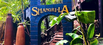 Shangri-La Country Hotel