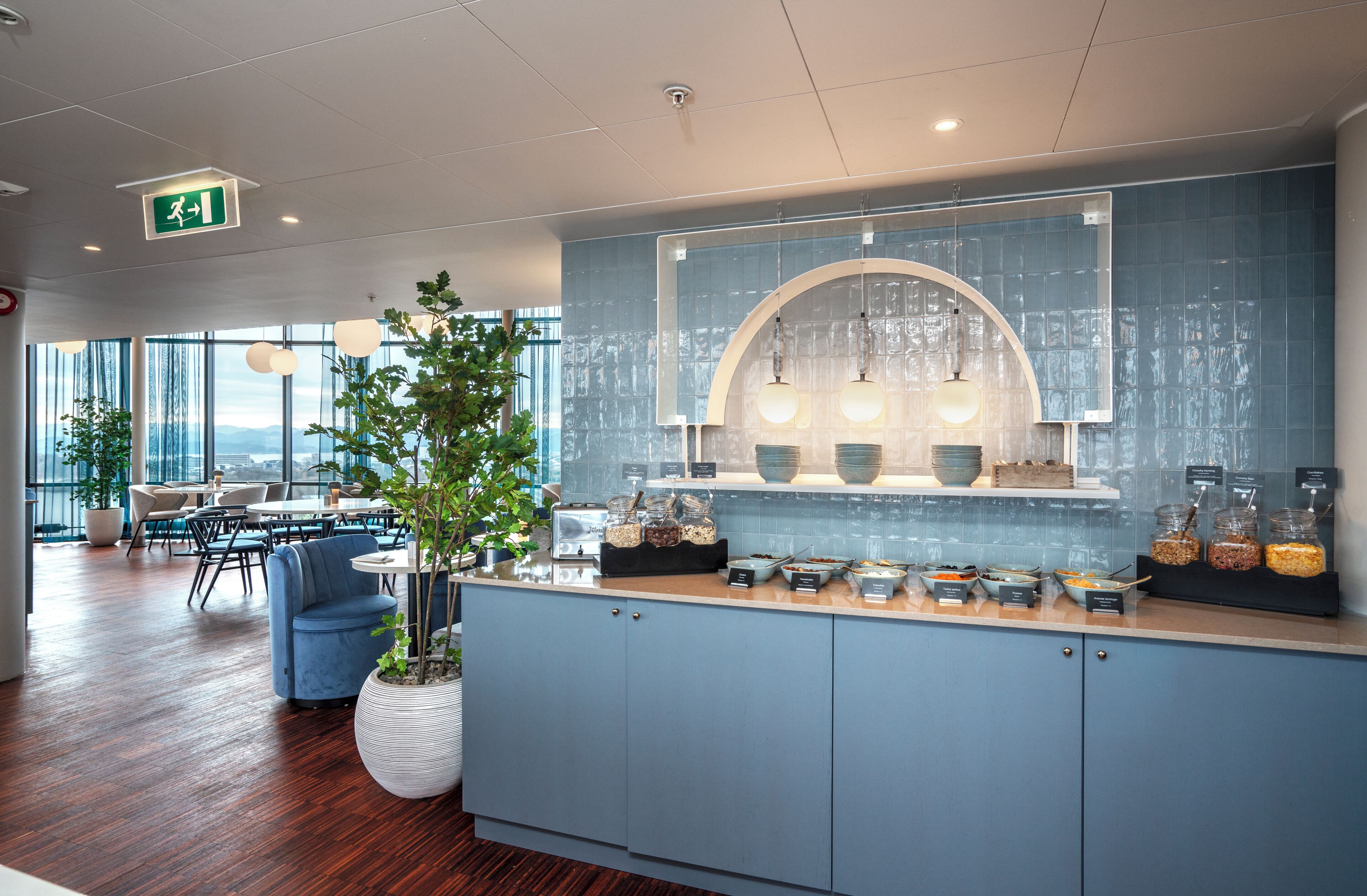 breakfast and dinner served