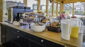 Café da manhã continental grátis