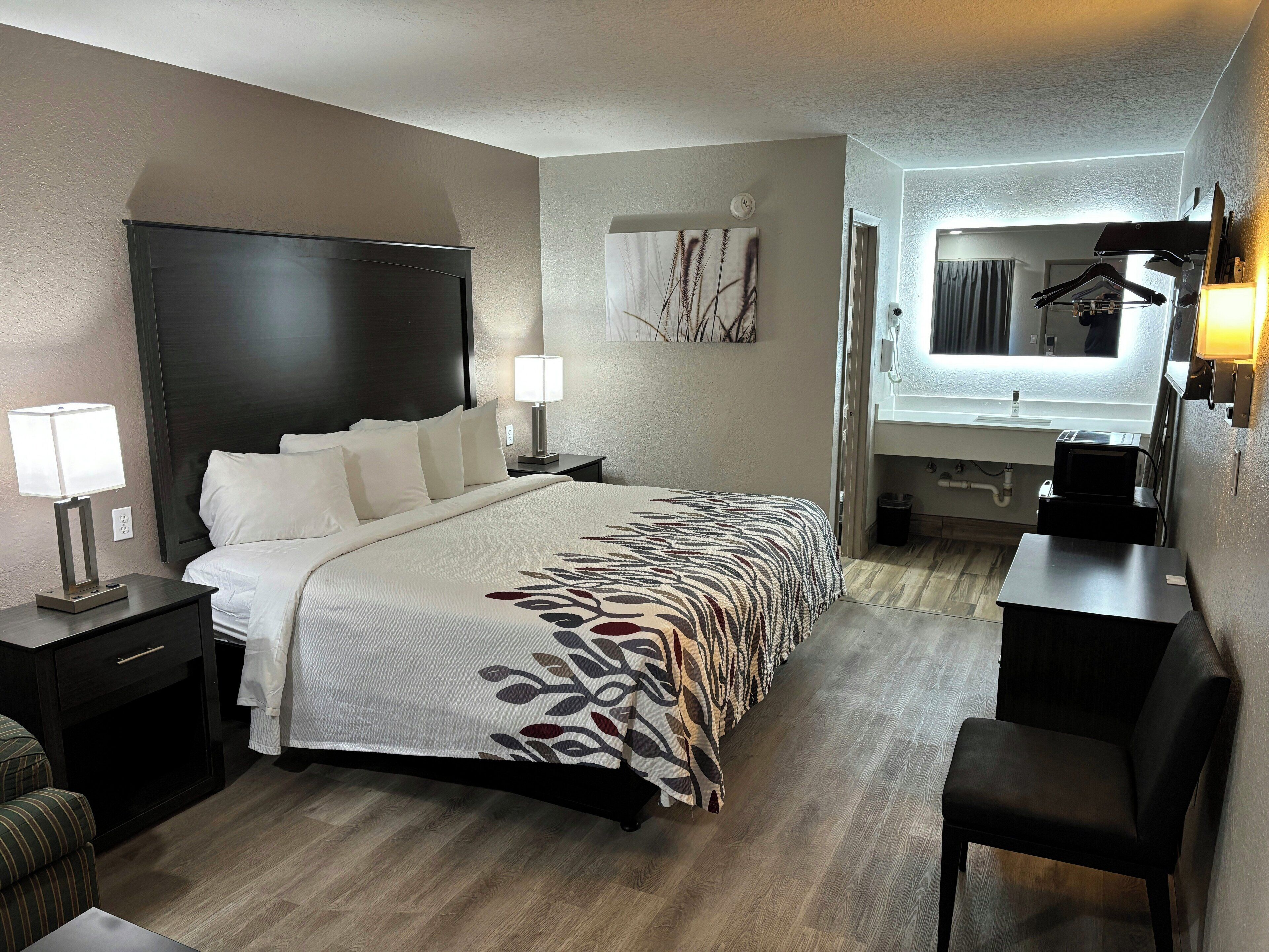 Een strijkplank/strijkijzer, gratis wifi, beddengoed