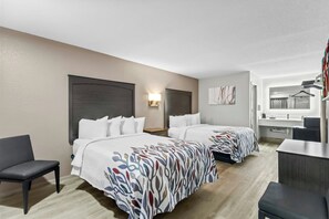 Quarto luxo, 2 camas de casal, para não fumantes | Ferros/tábuas de passar roupa, Wi-Fi de cortesia, roupa de cama