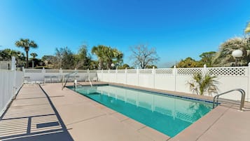 Outdoor pool, sun loungers