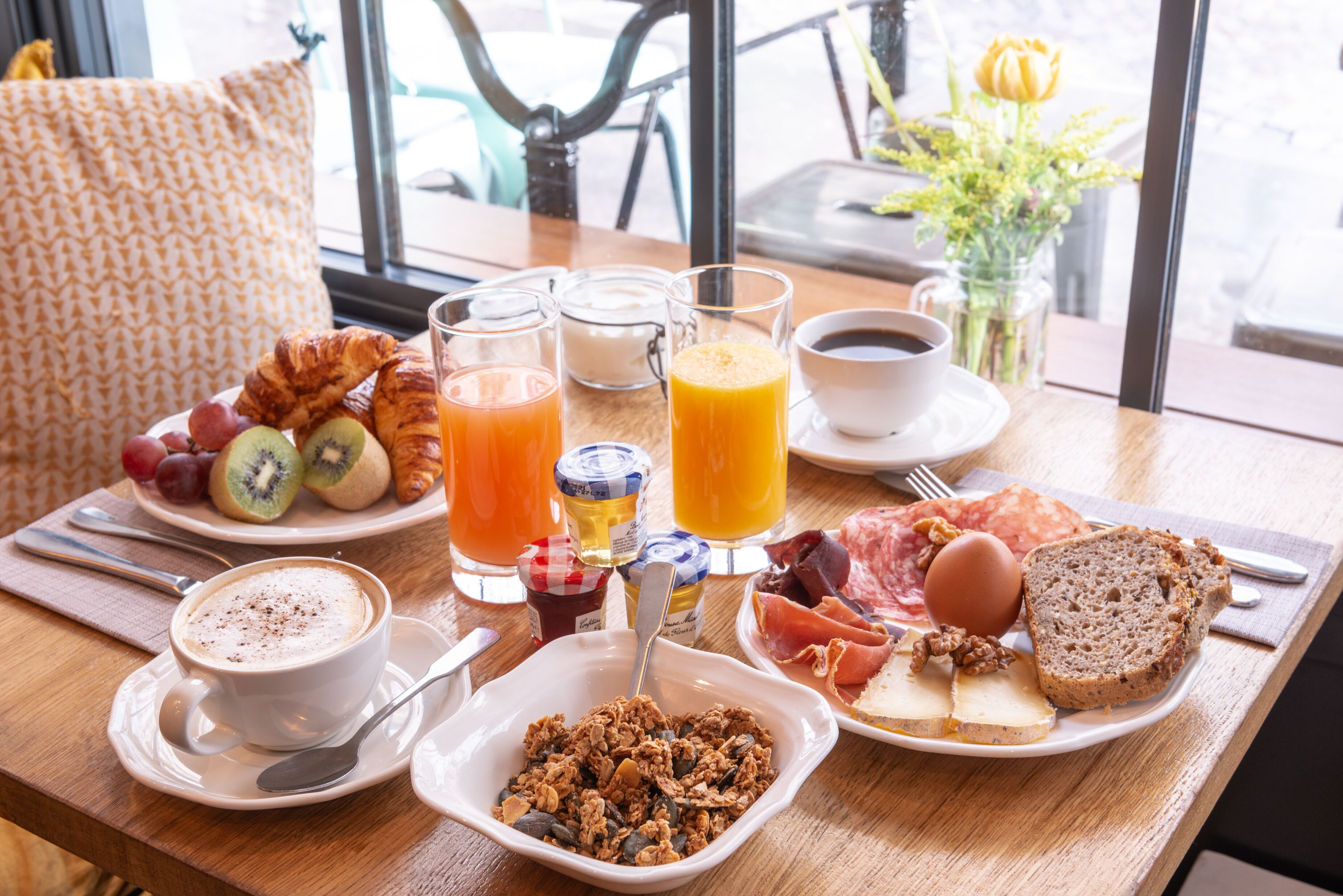 daily buffet breakfast (eur 17 per person)