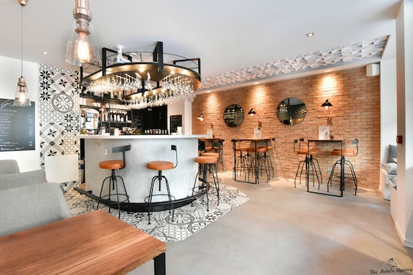 Daily buffet breakfast (EUR 17 per person)