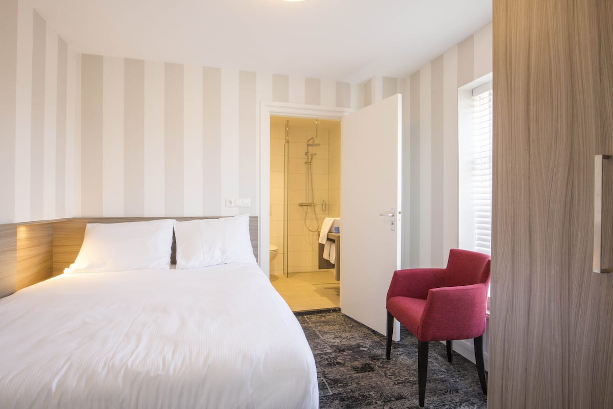 Double Room (Small)