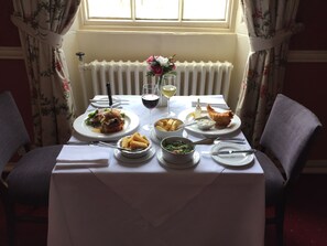 Free daily English breakfast 