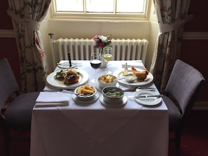 Free daily English breakfast