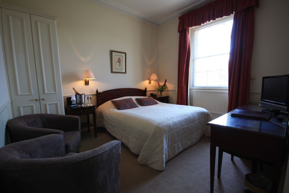 1 bedroom, in-room safe, individually furnished, desk