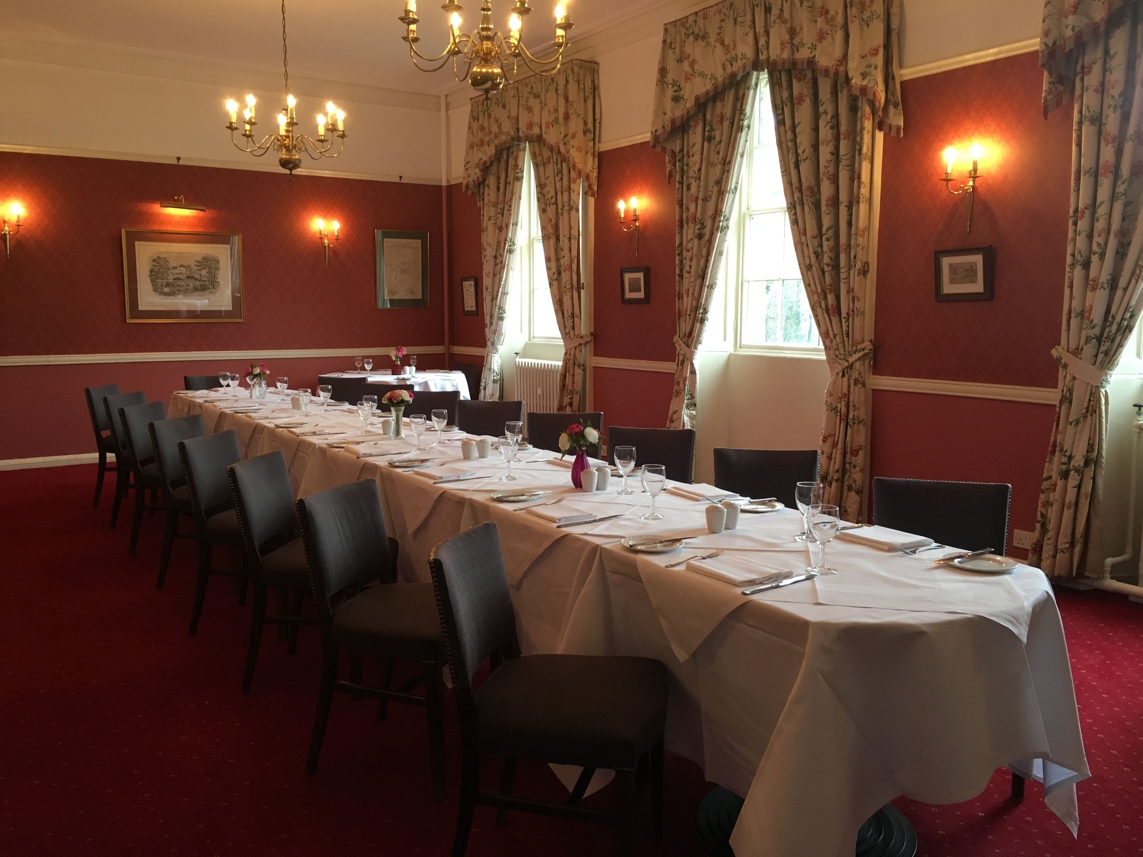 2 间餐厅，供应早餐