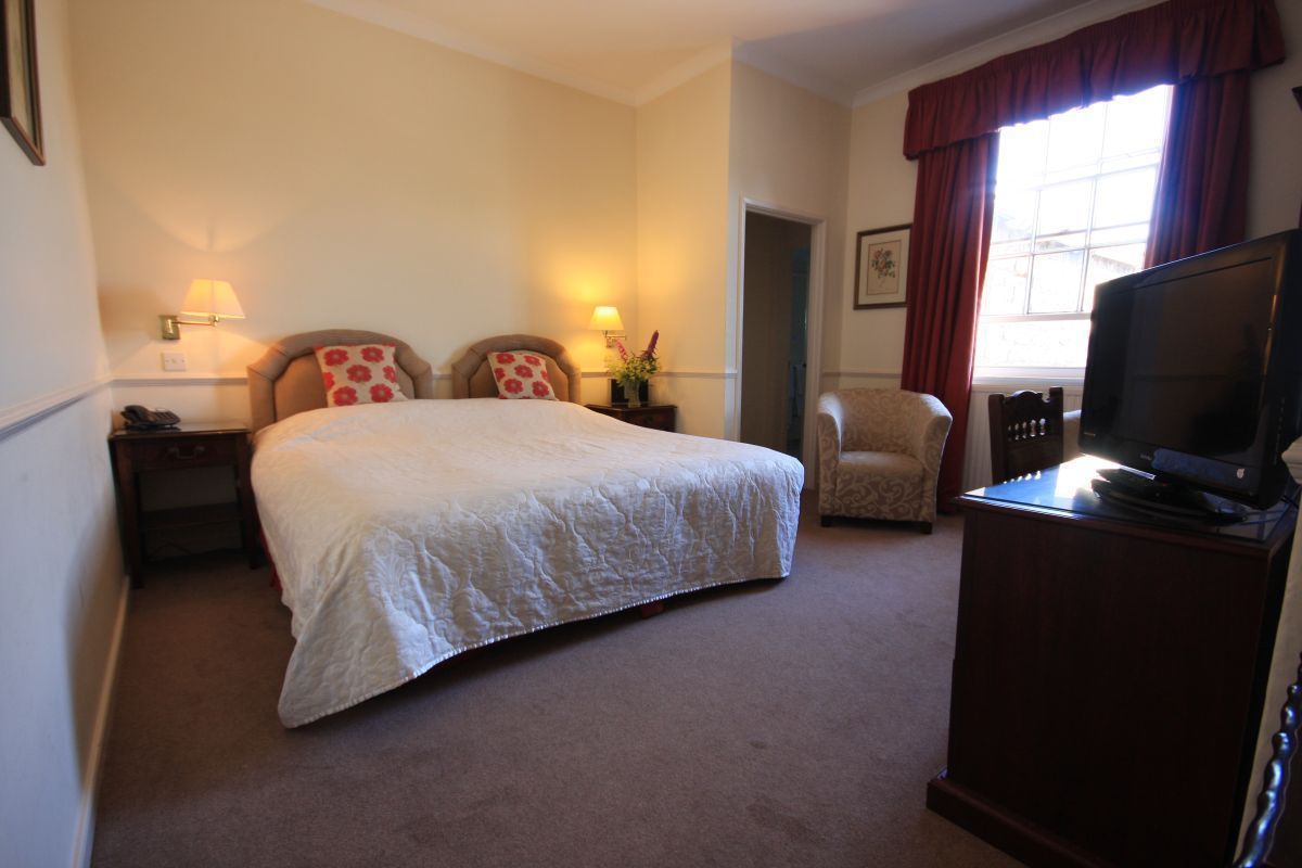 1 bedroom, in-room safe, individually furnished, desk