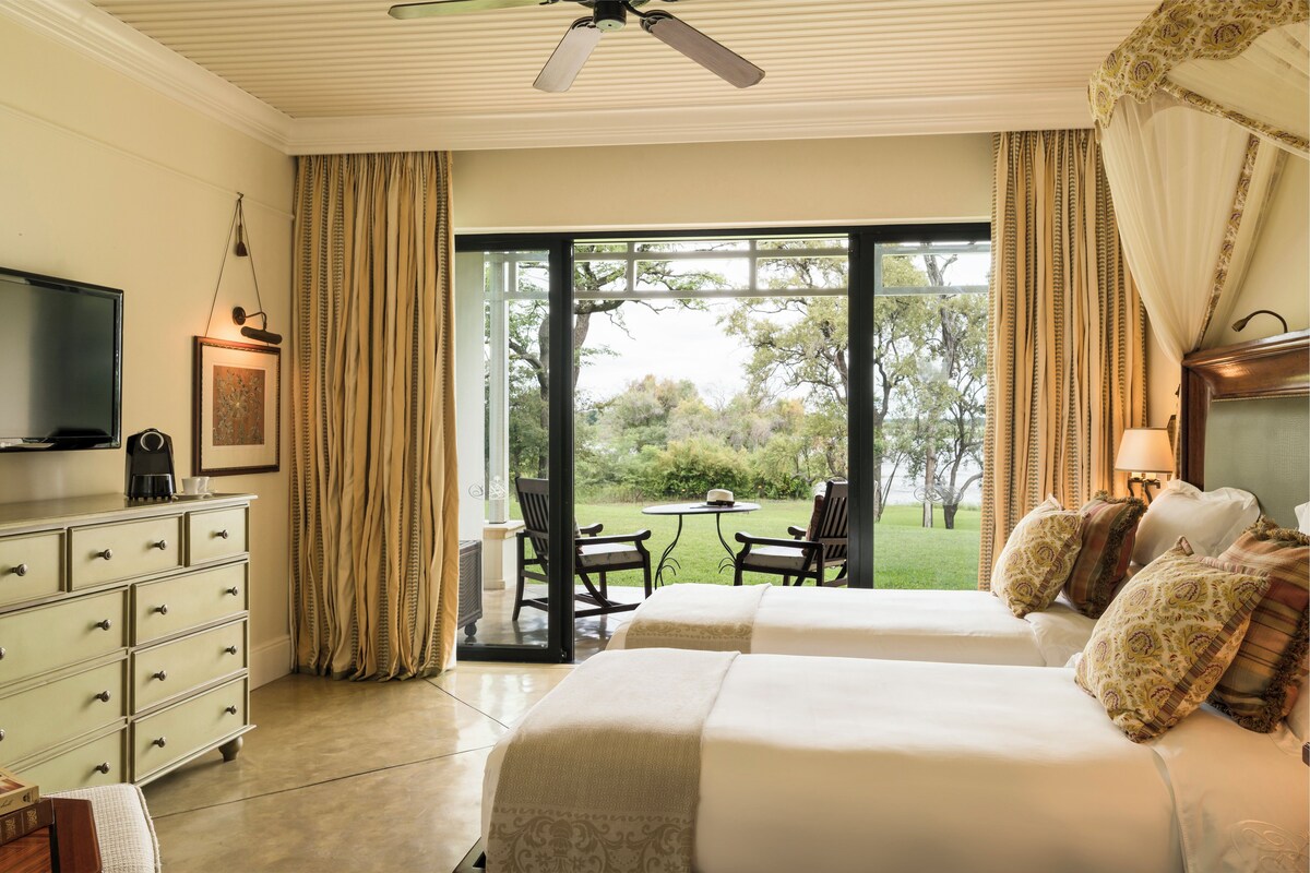 Premier Garden Terrace Room | 1 bedroom, premium bedding, minibar, in-room safe