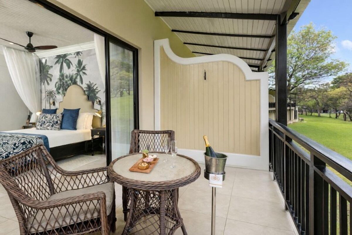 1 bedroom, premium bedding, minibar, in-room safe