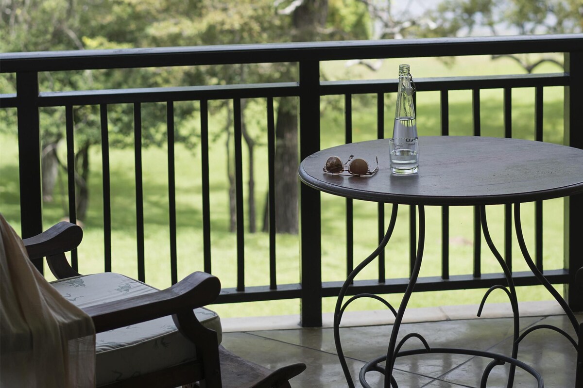 Deluxe Zambezi River View Room | 1 bedroom, premium bedding, minibar, in-room safe