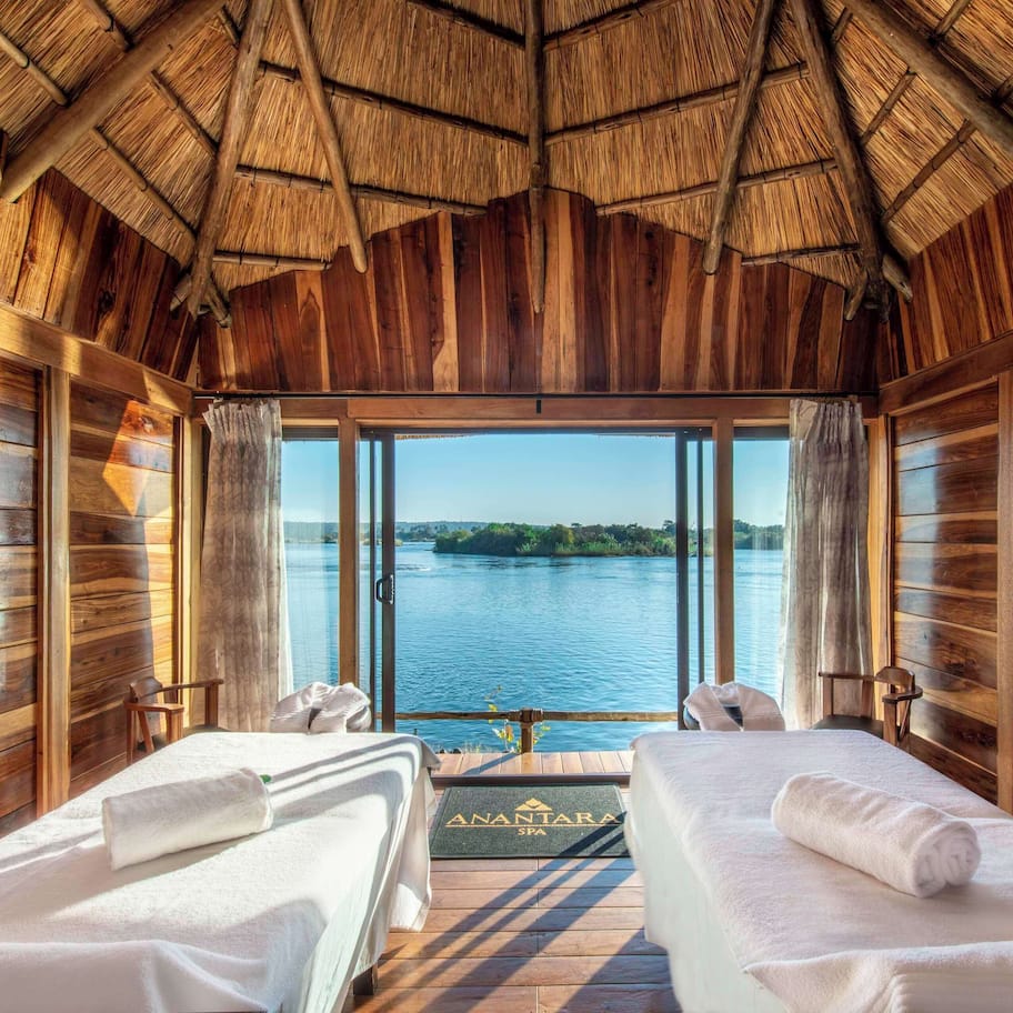 Couples treatment rooms, body treatments, aromatherapy, body wraps