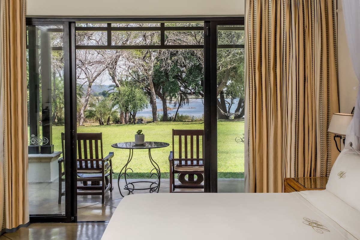 1 bedroom, premium bedding, minibar, in-room safe