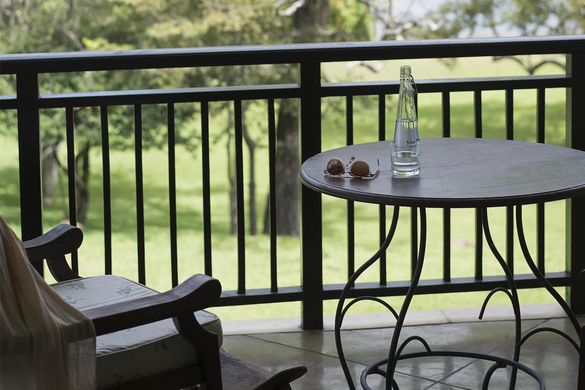 Deluxe Zambezi River View Room | 1 bedroom, premium bedding, minibar, in-room safe