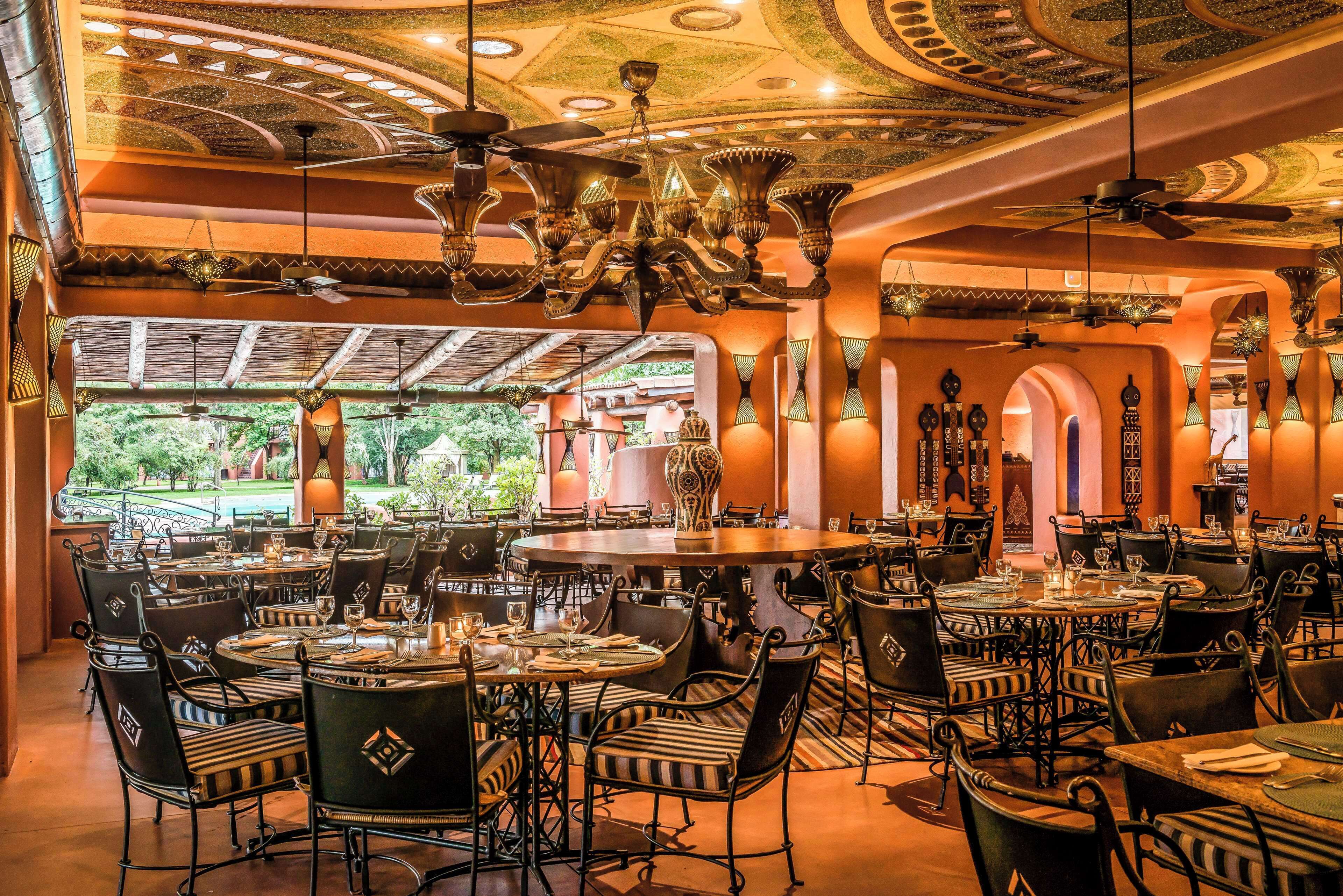 2 restaurants, breakfast, lunch, dinner served; international cuisine