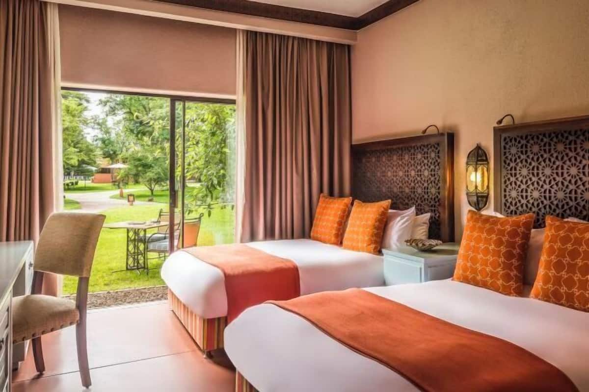 1 bedroom, pillow-top beds, in-room safe, desk