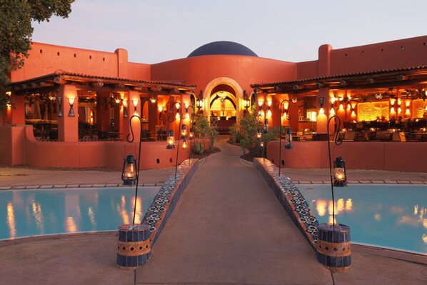 Property entrance - Avani Victoria Falls Resort (Livingstone)