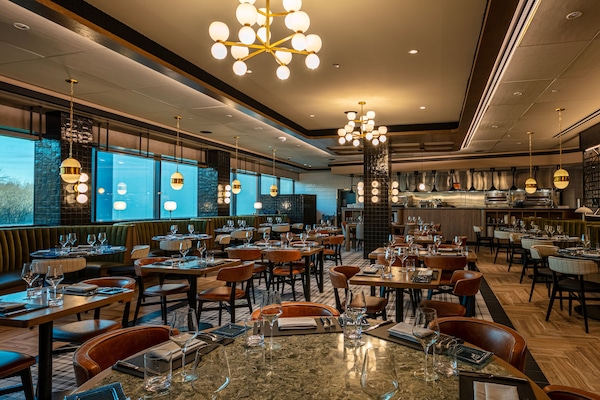 3 restaurantes; se sirve desayuno, almuerzo y cena