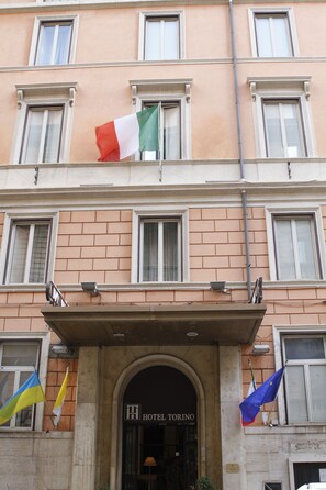 Property entrance - Hotel Torino (Rome)
