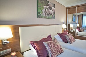 Minibar, in-room safe, desk, laptop workspace