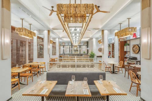 3 restaurants servant le petit déjeuner