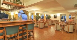 Bar (on property) - Pestana Levante Beach & Golf Hotel (Lagoa)