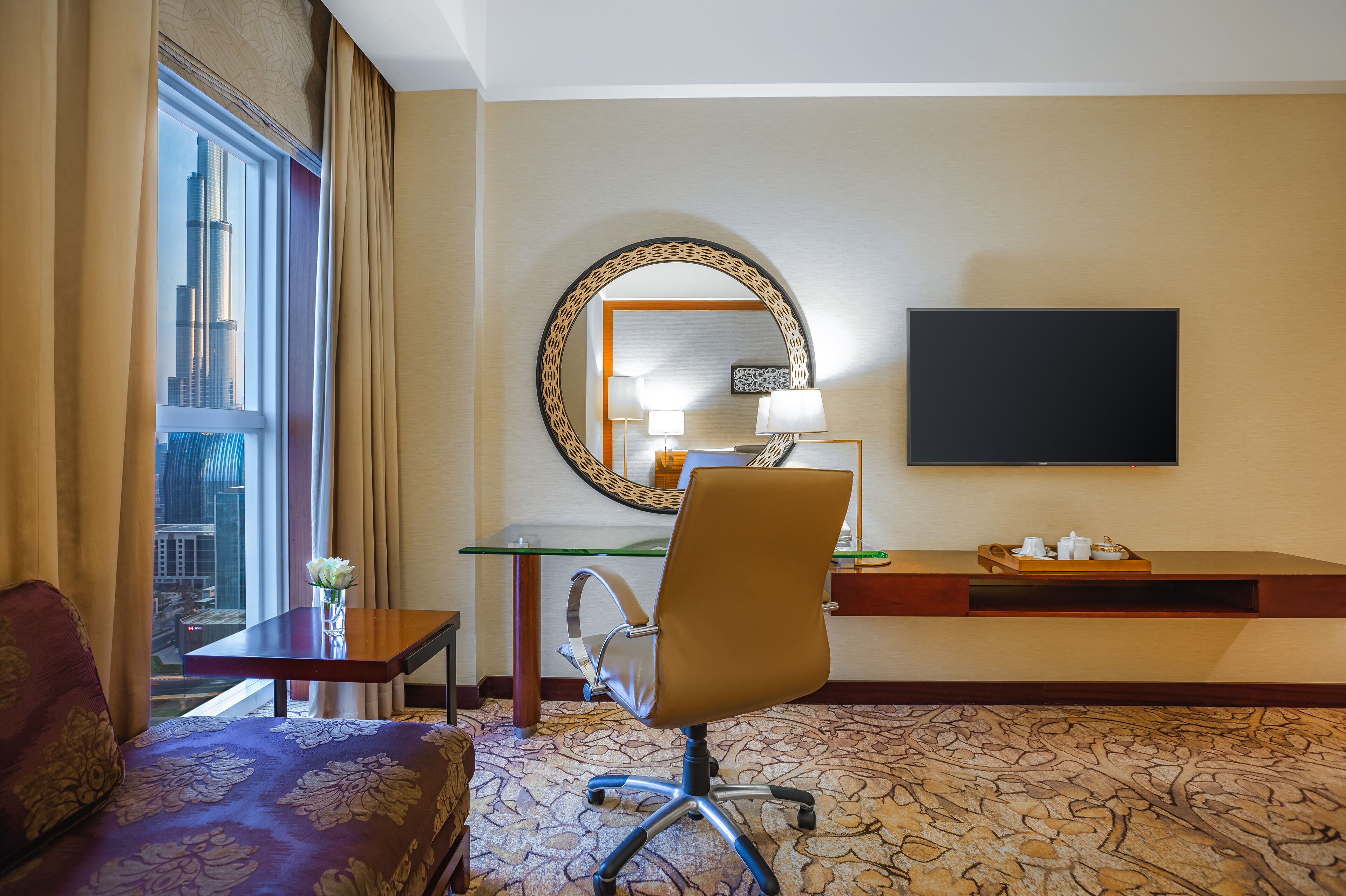 premium bedding, in-room safe, desk, laptop workspace